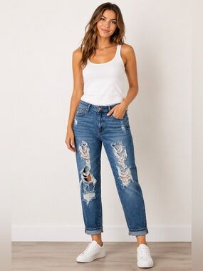 Judy Blue Prichard Boyfriend Jeans 31” Mid Rise Destroyed Distressed Medium Wash